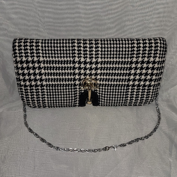 Talbots Handbags - Talbots Houndstooth Clutch with Gold Clasp